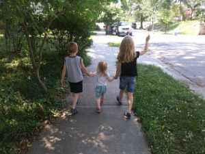 Hamm kids on a walk